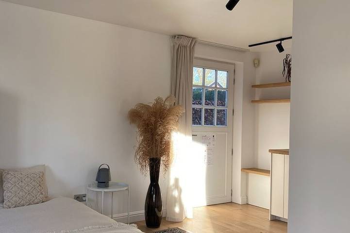 Cosy romantic little house between Ghent Antwerp Brugge and Brussels in Lokeren, Ostflandern
