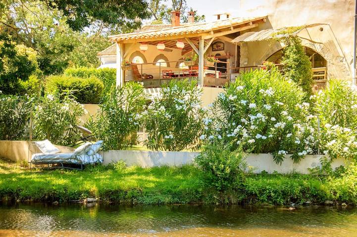 Location de vacances pour 6 personnes, avec jardin, animaux acceptés à Montolieu