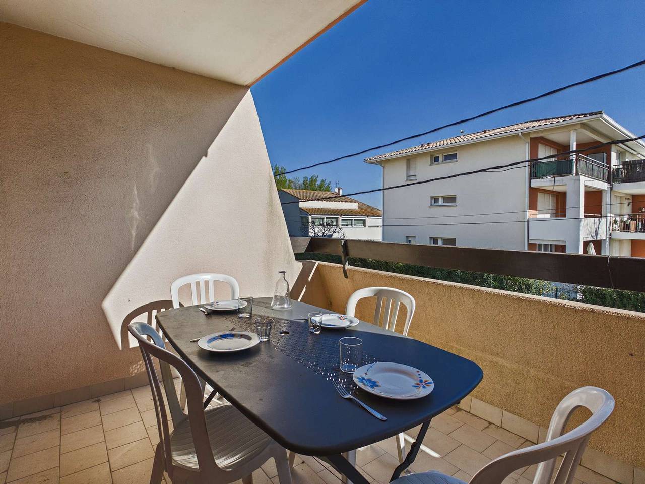 Ganze Wohnung, Gemütliche 2-Zimmer-Wohnung mit Kabine, Terrasse & privatem Parkplatz in Marseillan in Marseillan, Mittelmeerküste (Frankreich)