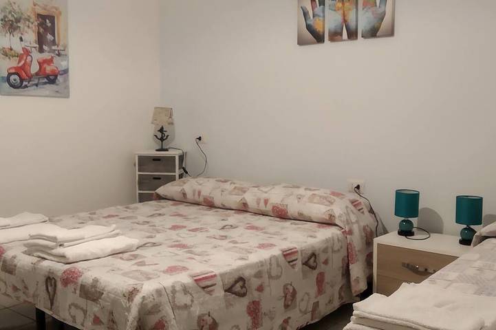 Appartamento intero, Comoda e tranquilla casa vacanza a cala gonone   AC  WIFI Cin It091017C2000P2115 in Cala Gonone, Dorgali