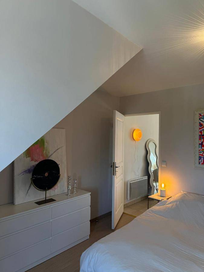 Appartement entier, Two-Bedroom Apartment in Hortillonnages d'Amiens, Amiens
