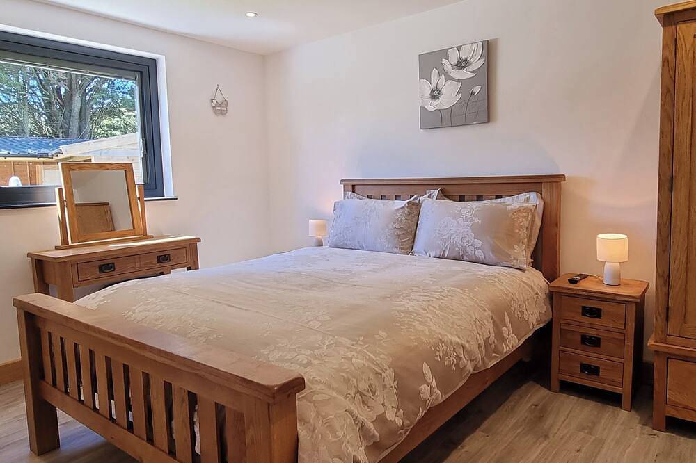 5 bedroom accommodation in Somerton in Somerton (Somerset), Somerset