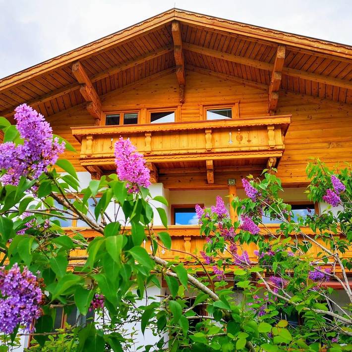 Ferienhaus für 12 Personen, mit Balkon und Terrasse sowie Garten und Sauna in Hochfilzen
