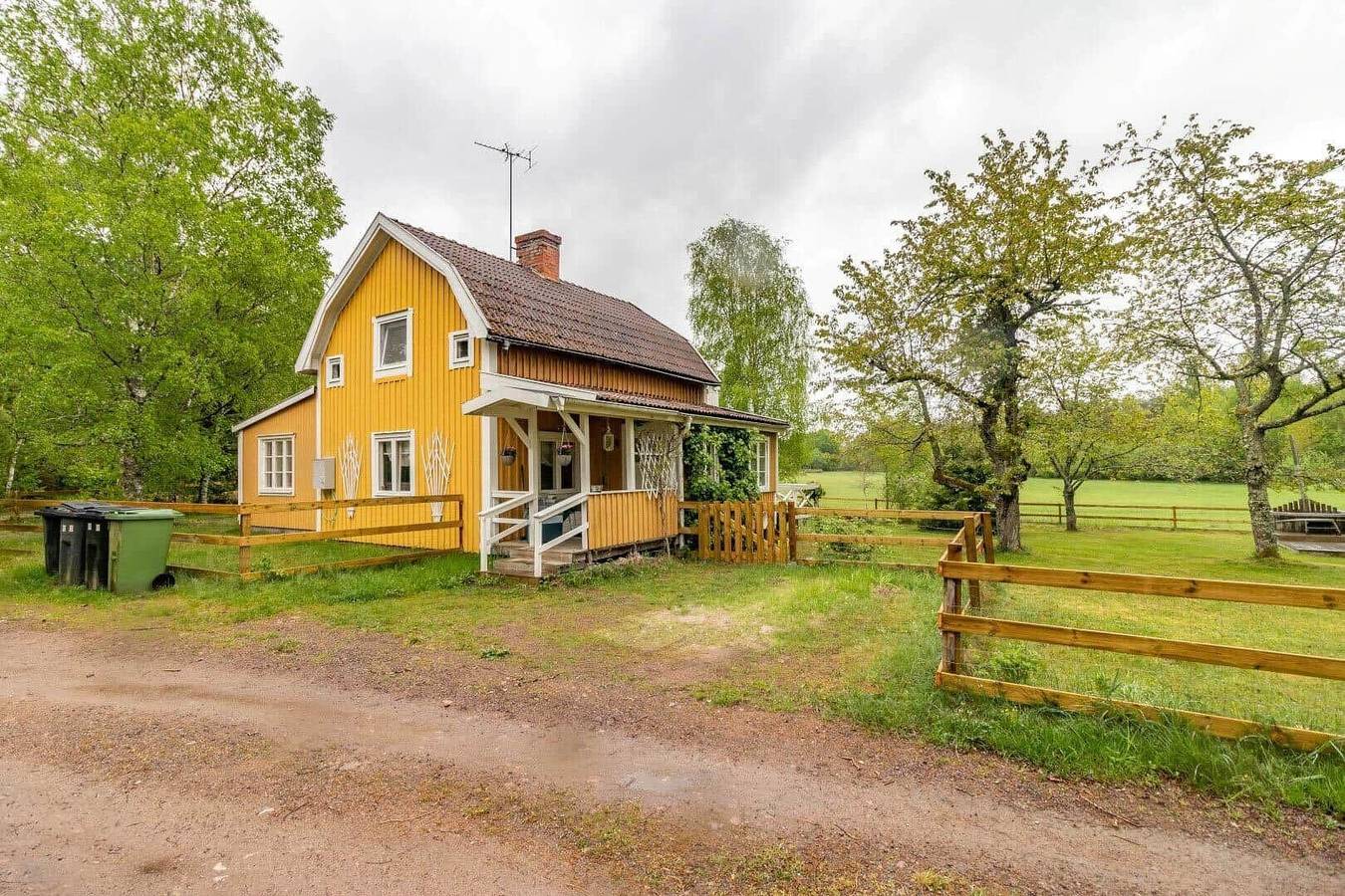 Hus för 4 Personer, med terass och trädgård