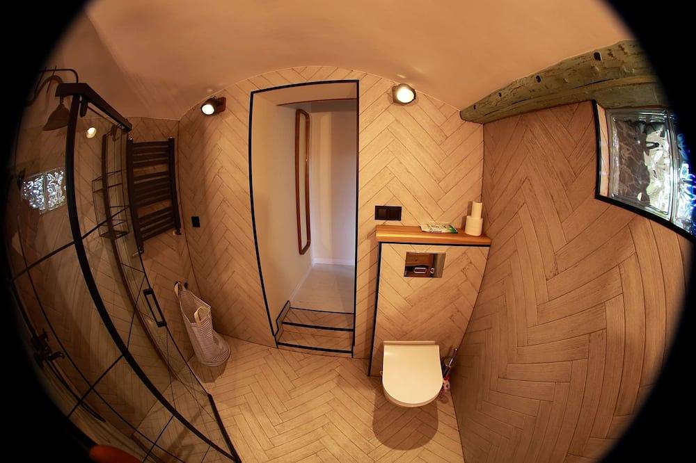 Cosy, renovated old house, w/ fireplace,10 min from the lake side. Pet friendly. in Kreis Schwiebus