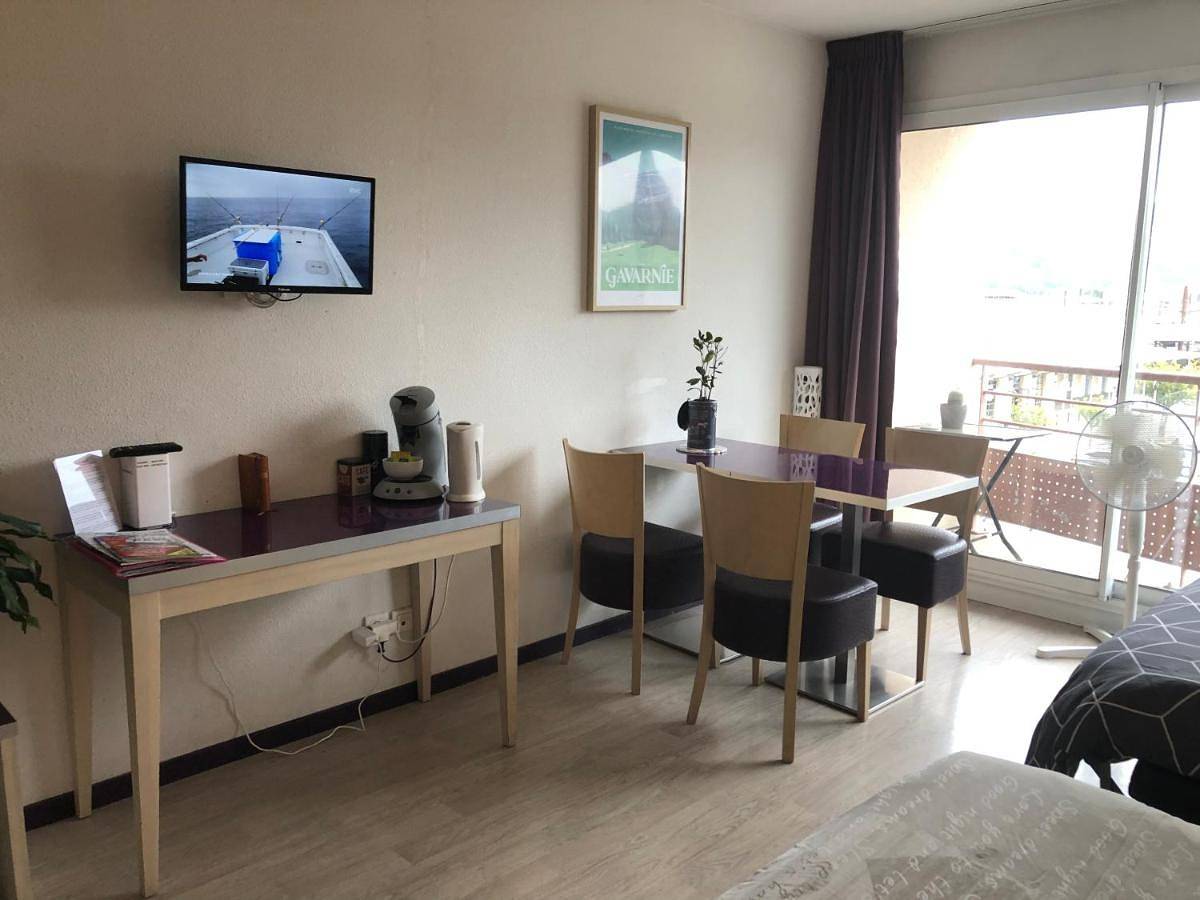 Appartement entier, One-Bedroom Apartment in Lourdes, Hautes-Pyrénées