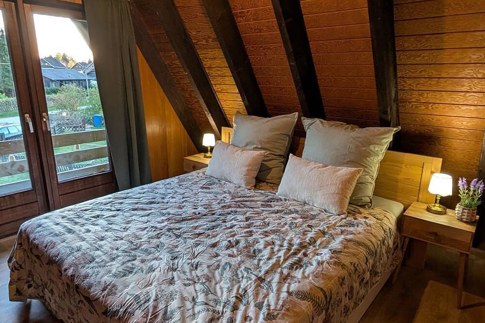 Livias Lodge - Nurdachhaus mit Sauna Terrasse und Garten am Wald in Wittingen, Landkreis Gifhorn