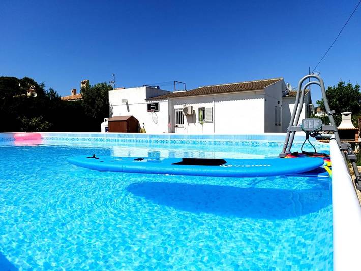 Apartamento para 6 personas, con jardín además de vistas y piscina, Se admiten mascotas en Calafat
