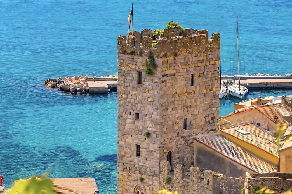 Torre de lujo junto al mar de Cinque Terre in Portovenere, Porto Venere Municipio