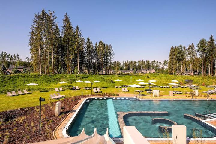 Wohnwagen für 12 Personen, mit Terrasse und Whirlpool sowie Sauna in Leutkirch im Allgäu - 3