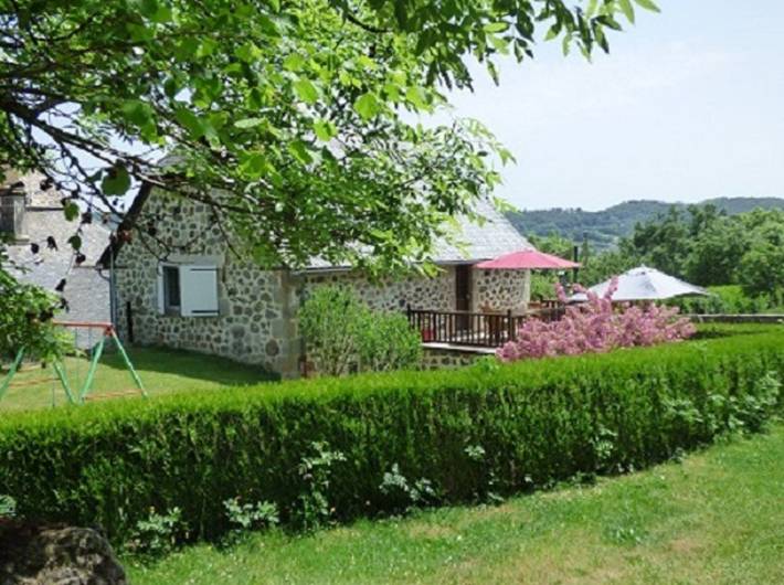 Gîte pour 4 personnes, avec jardin et terrasse à Badailhac
