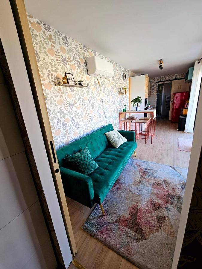 Gîte pour 3 personnes, avec terrasse et piscine, animaux acceptés à Cruscades