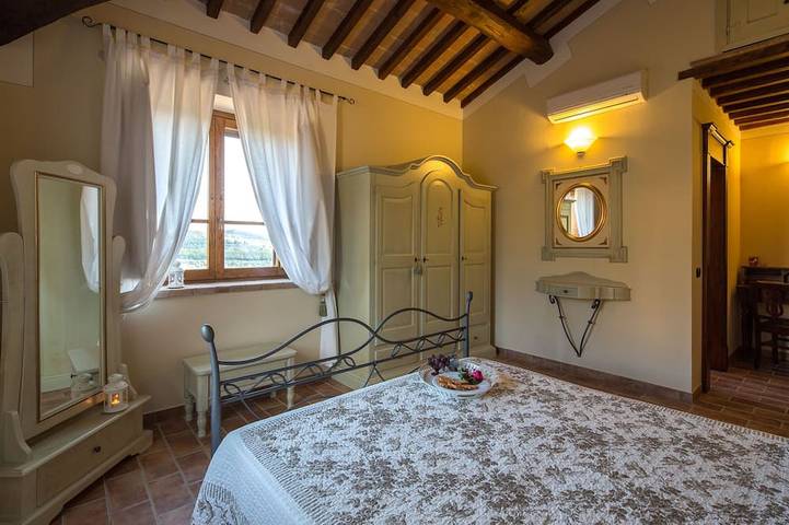 Villa con splendida vista sul Lago Trasimeno in Passignano sul Trasimeno, Lago Trasimeno