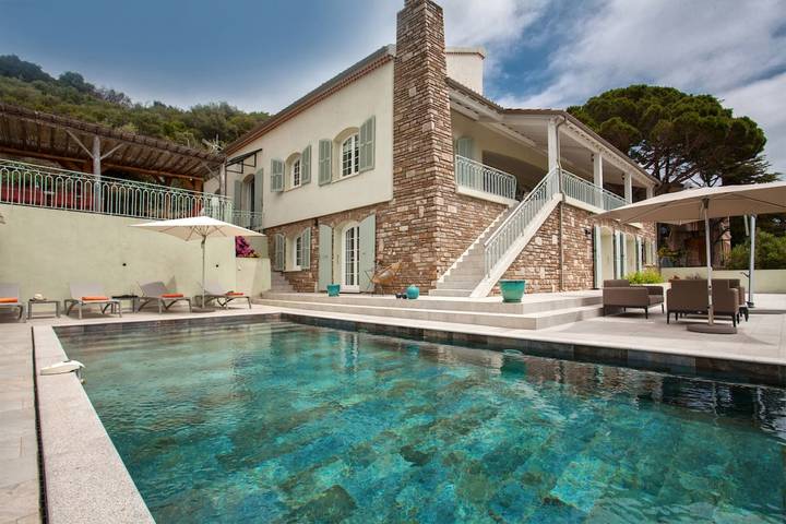 Villa pour 12 personnes, avec piscine et jardin, adapté aux familles dans Cap Corse - 4