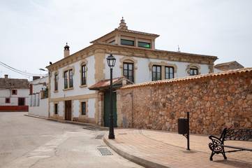 Casa rural para 2 personas, con jardín y piscina además de terraza y vistas en Manchuela Conquense