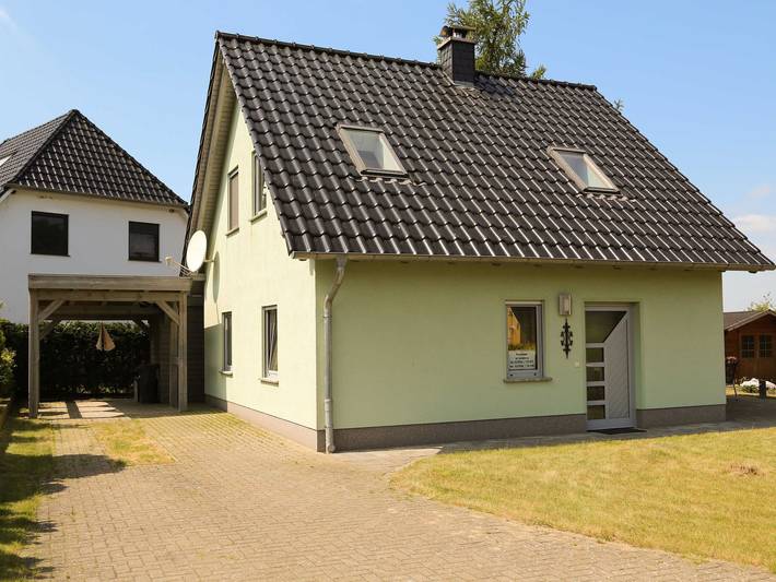 Ferienhaus für 6 Personen, mit Terrasse und Seeblick sowie Garten in Göhren-Lebbin - 2