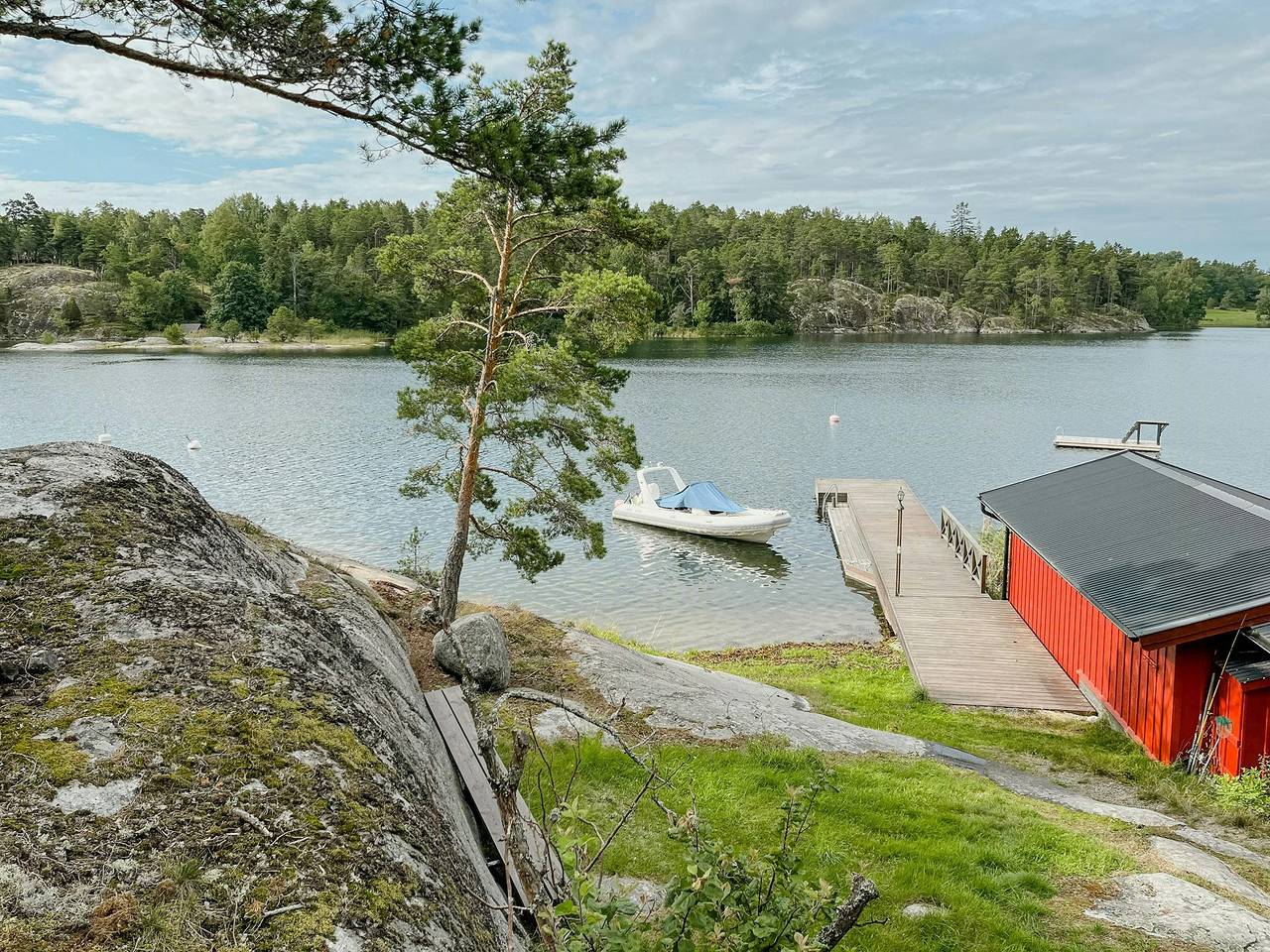 Stuga med privat strand på Ingarö in Ingarö