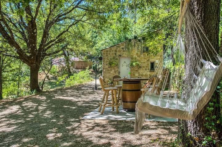 Location de vacances pour 4 personnes, avec jardin à Méounes-lès-Montrieux