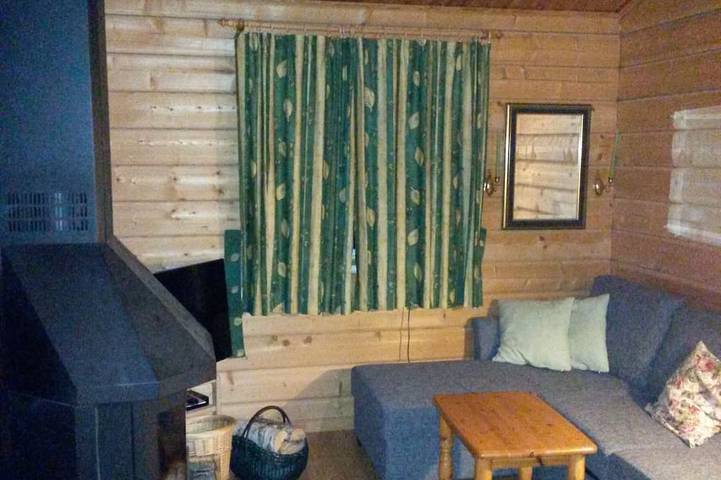 Gemütliches Blockhaus am See Bredreven, nur 1 Minute vom Strand entfernt in Värmland