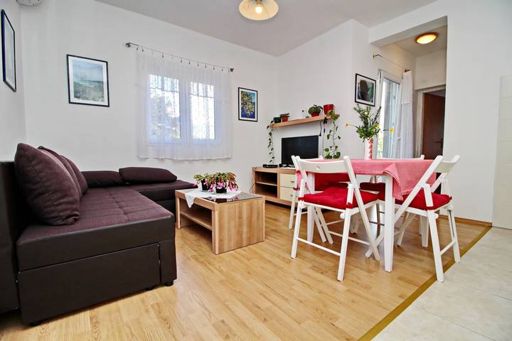 Ganze Wohnung, Apartments Nodilo - One Bedroom Apartment with Balcony and Sea View (Apt 1) in Mljet