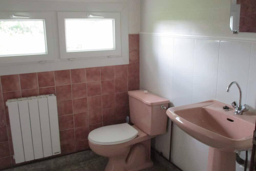 Little haven of peace in the Breton countryside, Garden and terrace - near the sea in Rosporden, Quimper region