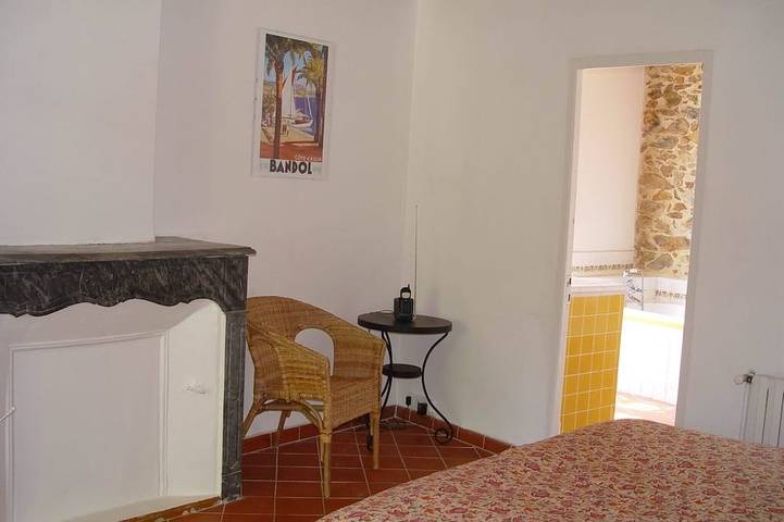 Ganze Wohnung, Familienwohnung, 2-8 Personen, In Der Provence Mas 16. Jahrhundert, Pool, Garten, Parkplatz in Le Castellet, Mittelmeerküste (Frankreich)
