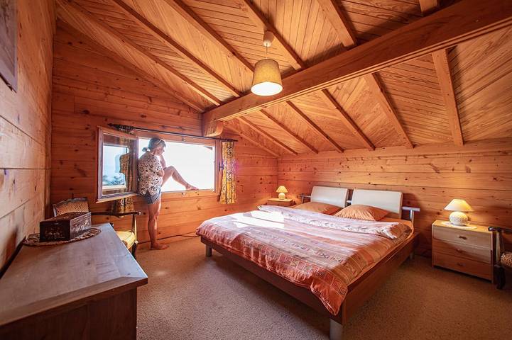 Gîte pour 8 personnes, avec jardin à Mijoux - 4