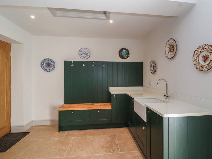 Leafield Cottage in Badgeworth, Gloucestershire