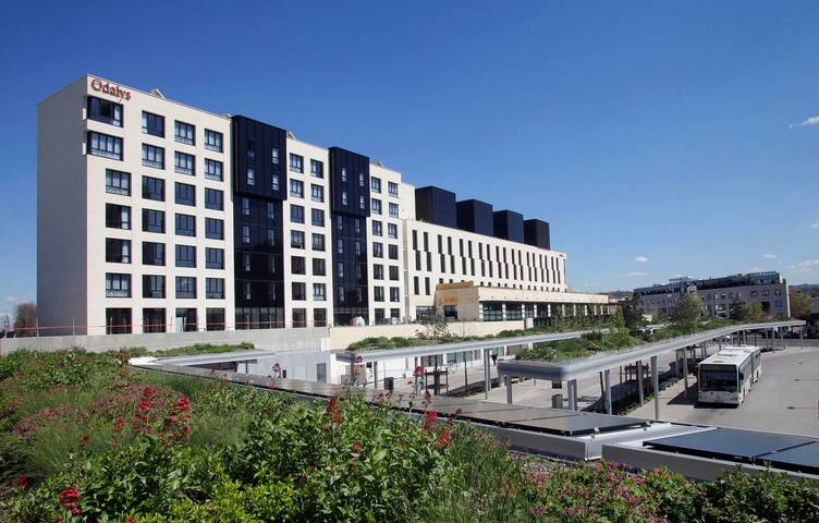 Résidence Paris Rueil Chambre double in Rueil-Malmaison, Altos del Sena