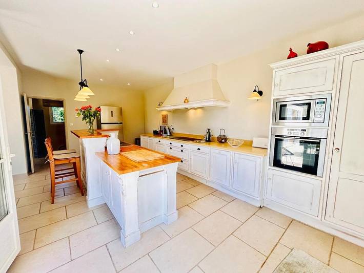 Location de vacances pour 8 personnes, avec Terrasse ainsi que Piscine et Vue à Flaux - 4