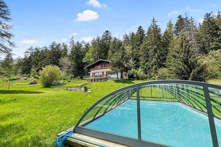 Gîte pour 14 personnes, avec terrasse et jardin à Arbaz