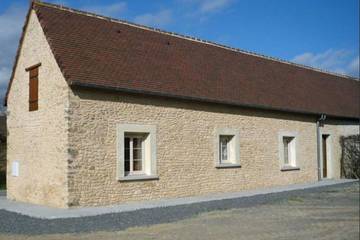 Gîte pour 4 personnes, avec jardin à Épineu-le-Chevreuil