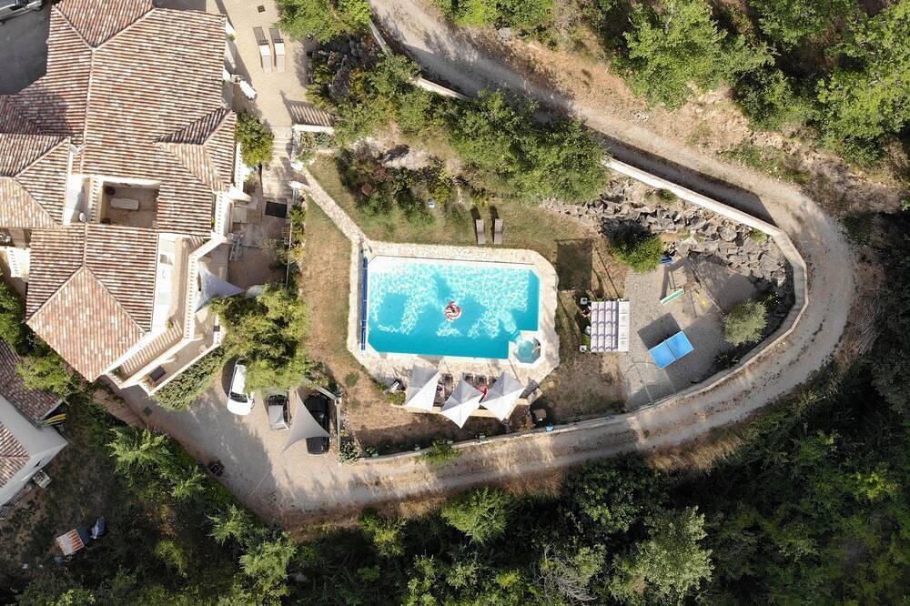 Appartement entier, Provence/ Verdon gîte de 70m2 classé 3* en Rdc de villa pour 5 personnes in Saint-Julien, Région de Brignoles