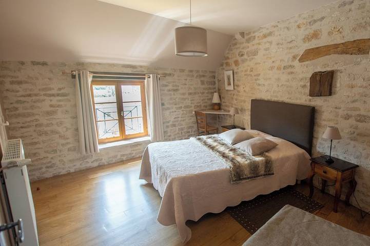 Location de vacances pour 14 personnes, avec jardin à Bussy-le-Grand - 2