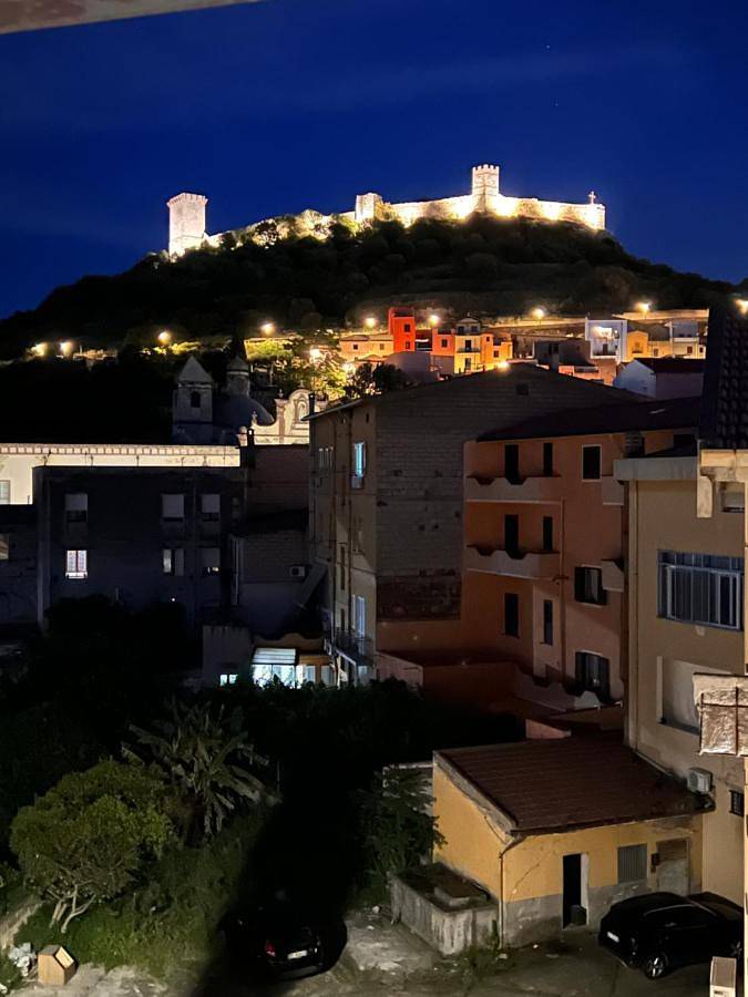 Chambre d’hôte pour 2 personnes, avec balcon et vue à Bosa - 3