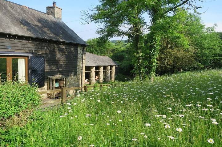 Cottage for 5 people, with garden, with pets in Somerset