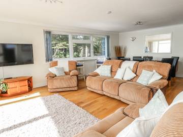 Apartment for 8 People in Sandbanks, Poole, Photo 4