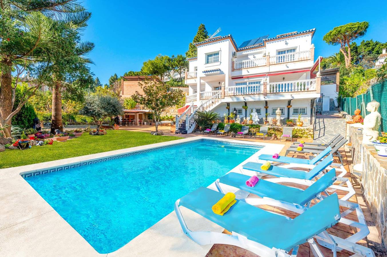 Villa Casa Jaska by Villa Plus in Urbanizacion Calahonda, Mijas