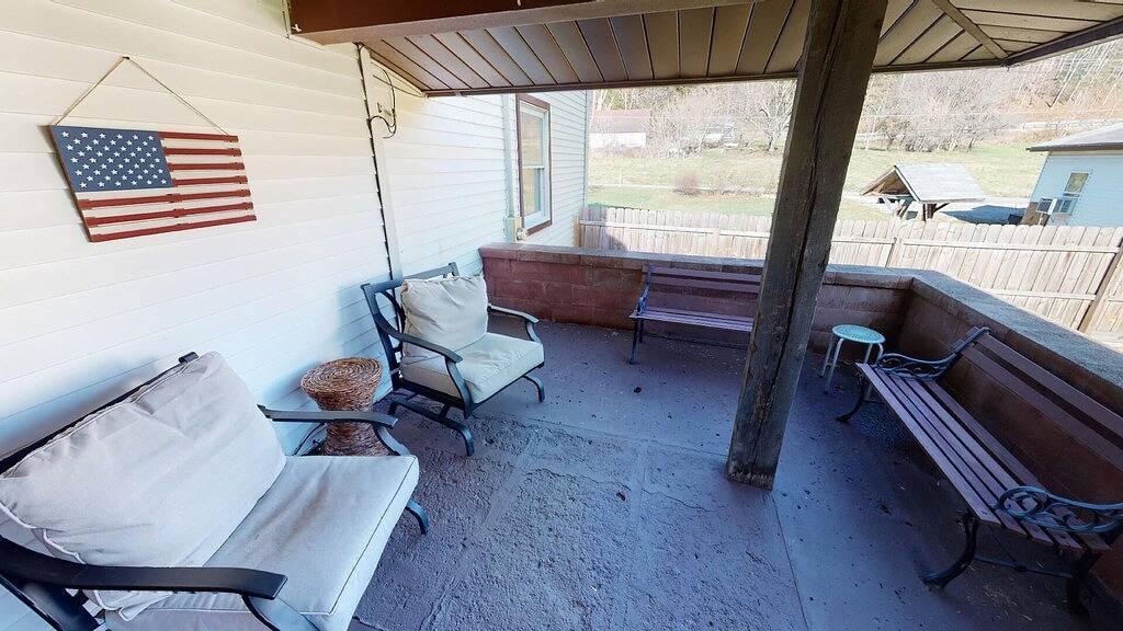 Rider's Roost-Blick auf den Wald-Familie-Cottage-Eigenes Badezimmer in Hocking County