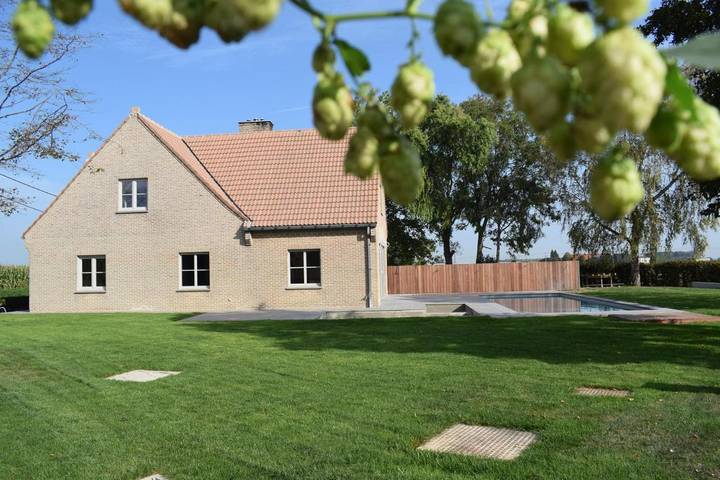Location de vacances pour 19 personnes, avec Terrasse et Jardin ainsi que Piscine et Vue à Poperinge - 4