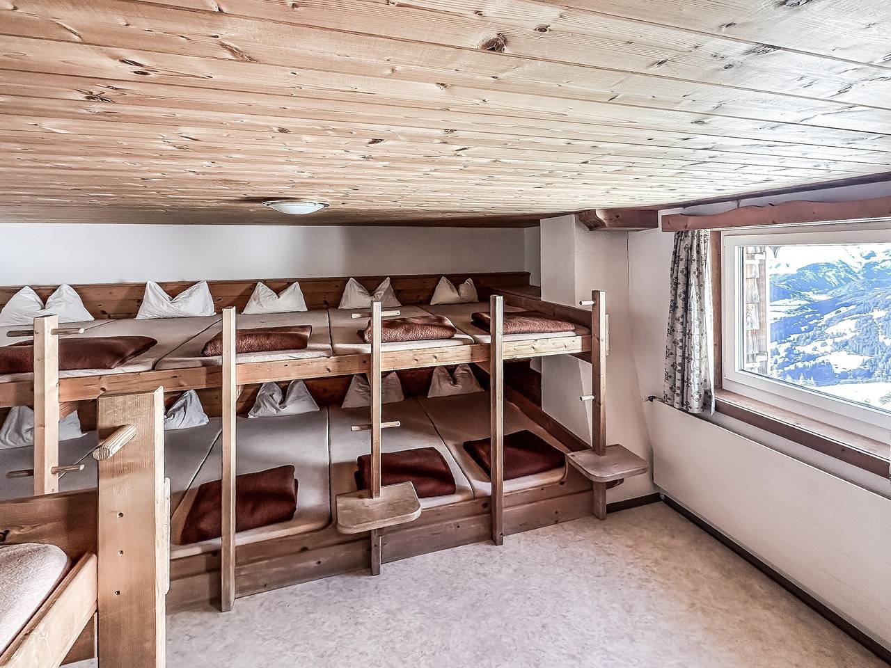 Ganze Ferienwohnung, 1 Bett im Lager, Etagendusche/Etagen-Wc, ruhig in Bach, Allgäuer Alpen (Österreich)