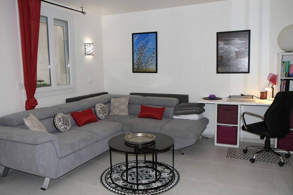 Casa Felice: Spa, pretty garden and house in the South of France in Thuir, Region de Perpignan