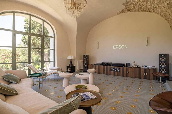 Château pour 12 personnes, avec jardin dans le Gard - 2