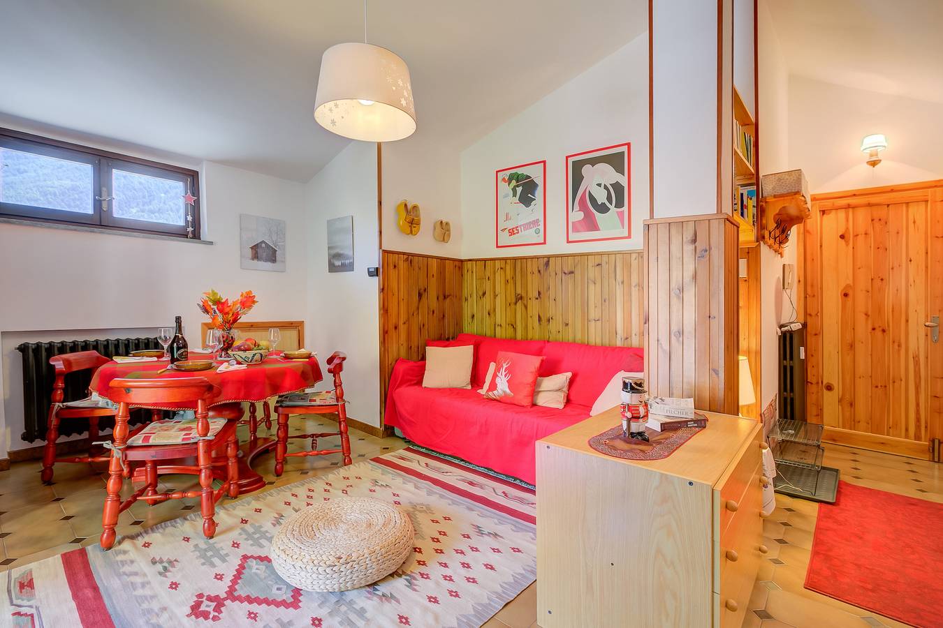 Ganze Wohnung, Wohnung mit Bergblick, Parkplatz & WiFi, 300m zum Torrente Chisone in Pragelato, Turin Provinz