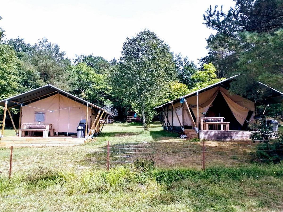 Camping du Bas Meygnaud in Valeuil, Périgord Vert