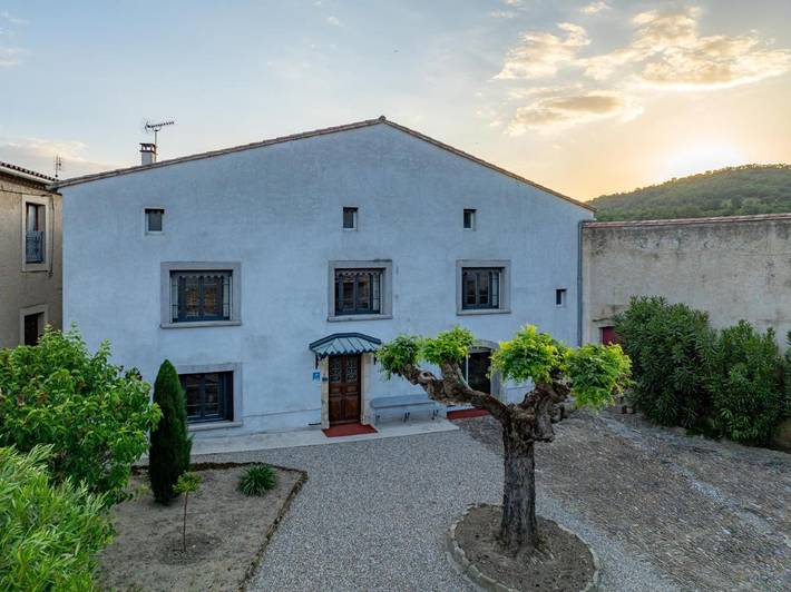 Location de vacances pour 8 personnes, avec piscine ainsi que jardin et vue à Cournanel - 4