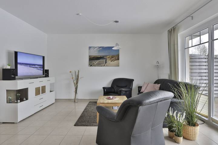Ferienwohnung für 3 Personen, mit Terrasse und Garten in Nienhagen