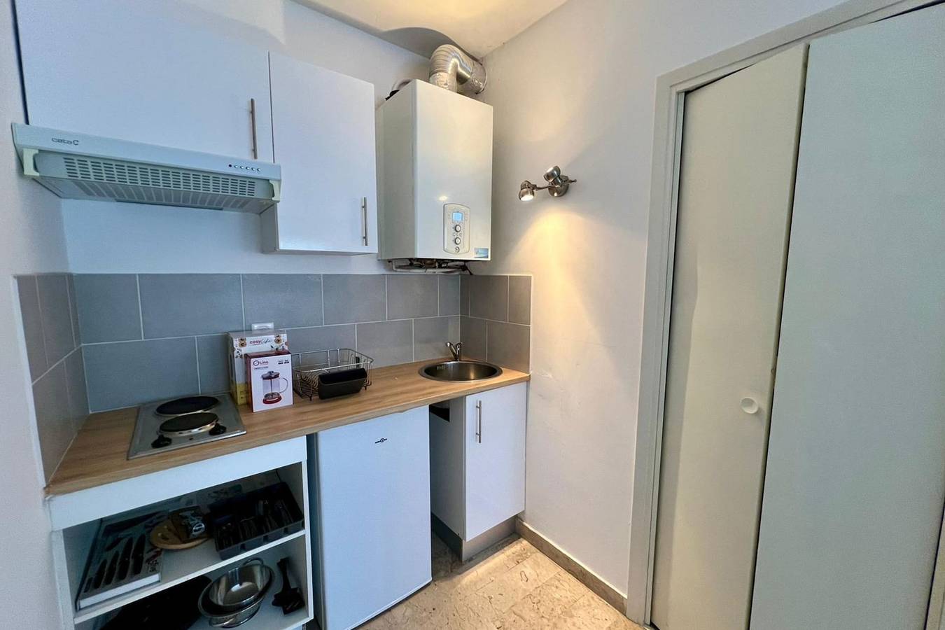 Ganze Wohnung, Pleasant apartment near the seaside in Juan-les-Pins, Antibes