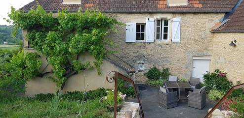 Gîte pour 4 personnes, avec terrasse et jardin à Campagne (homonymie)