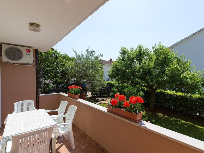 Ferienwohnung für 2 Personen, mit Garten in Poreč - 2